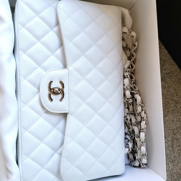 CHANEL Classic Flap Jumbo White Caviar - Picture 2 of 12